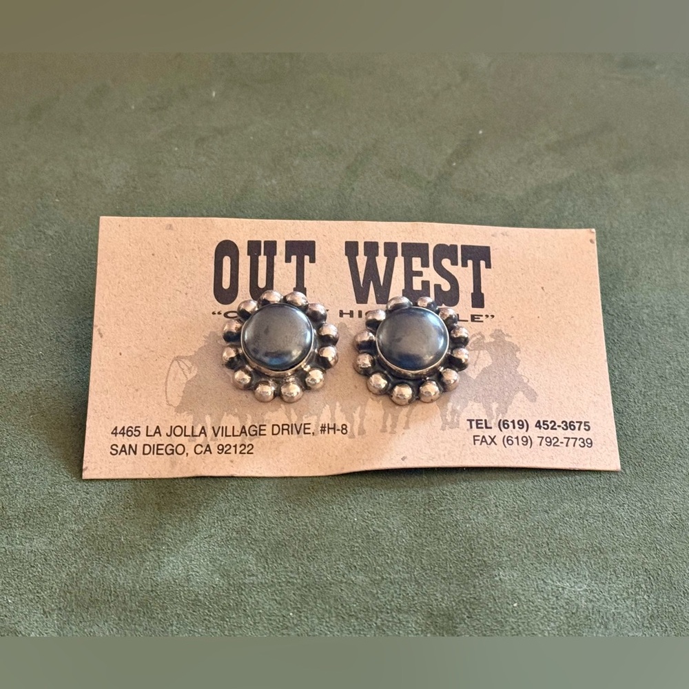 Vintage Sterling Silver Hematite (?) Post Earrings - Picture 4 of 10